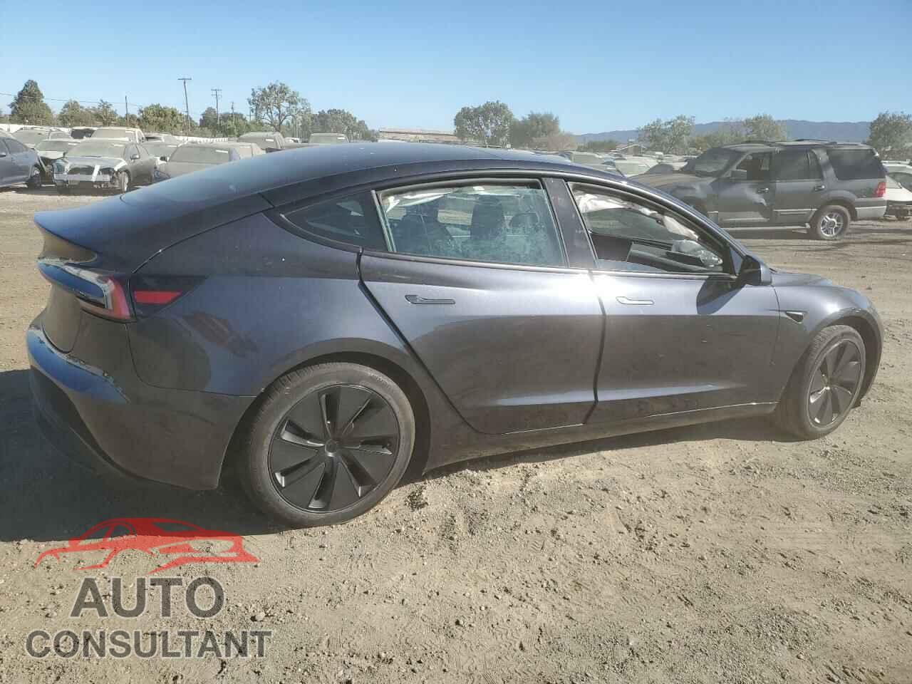 TESLA MODEL 3 2024 - 5YJ3E1EA8RF743638