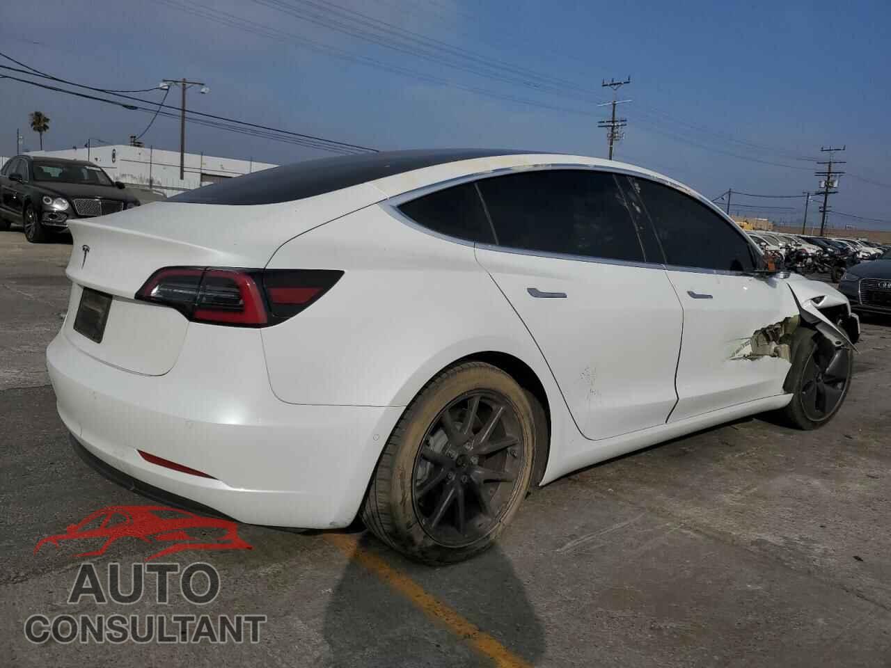 TESLA MODEL 3 2019 - 5YJ3E1EA7KF300211
