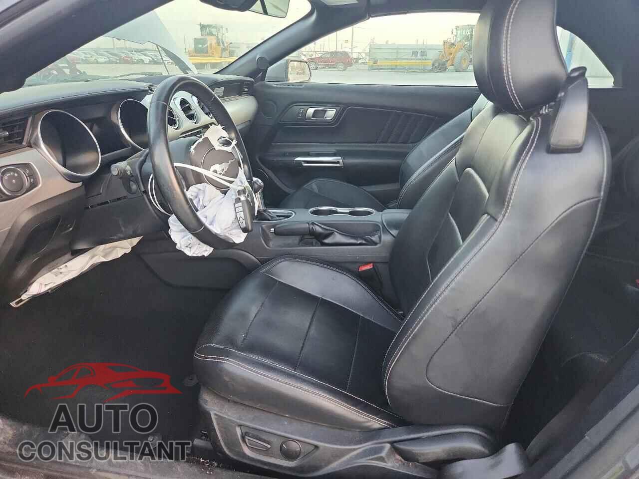 FORD MUSTANG 2021 - 1FATP8UH3M5122325
