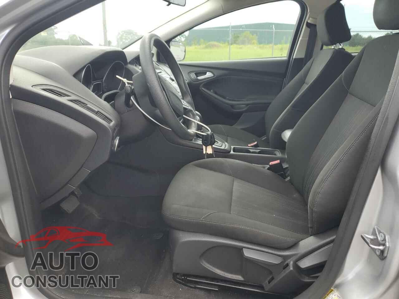 FORD FOCUS 2017 - 1FADP3F28HL251498