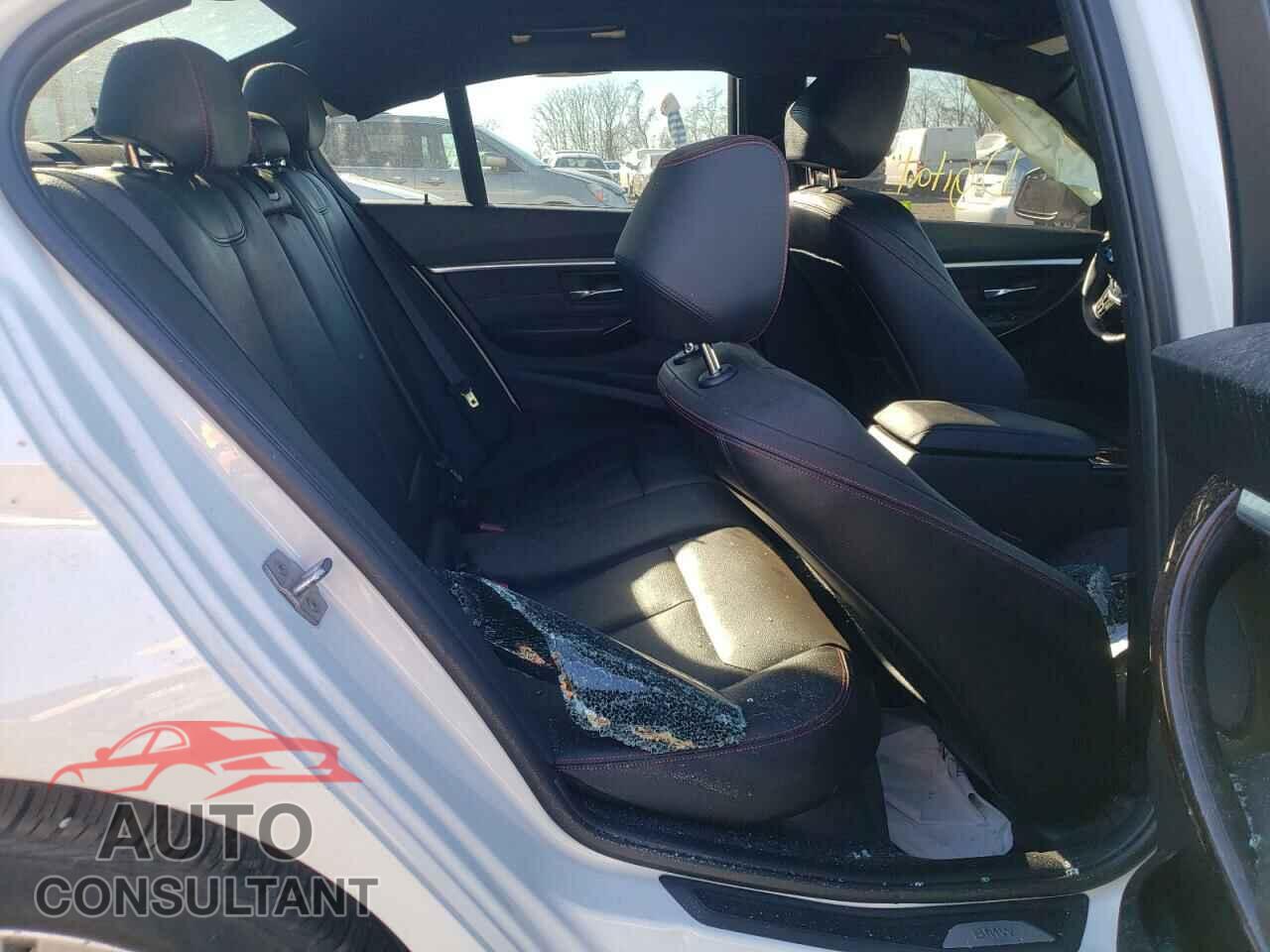 BMW 3 SERIES 2016 - WBA8E3G50GNU03008