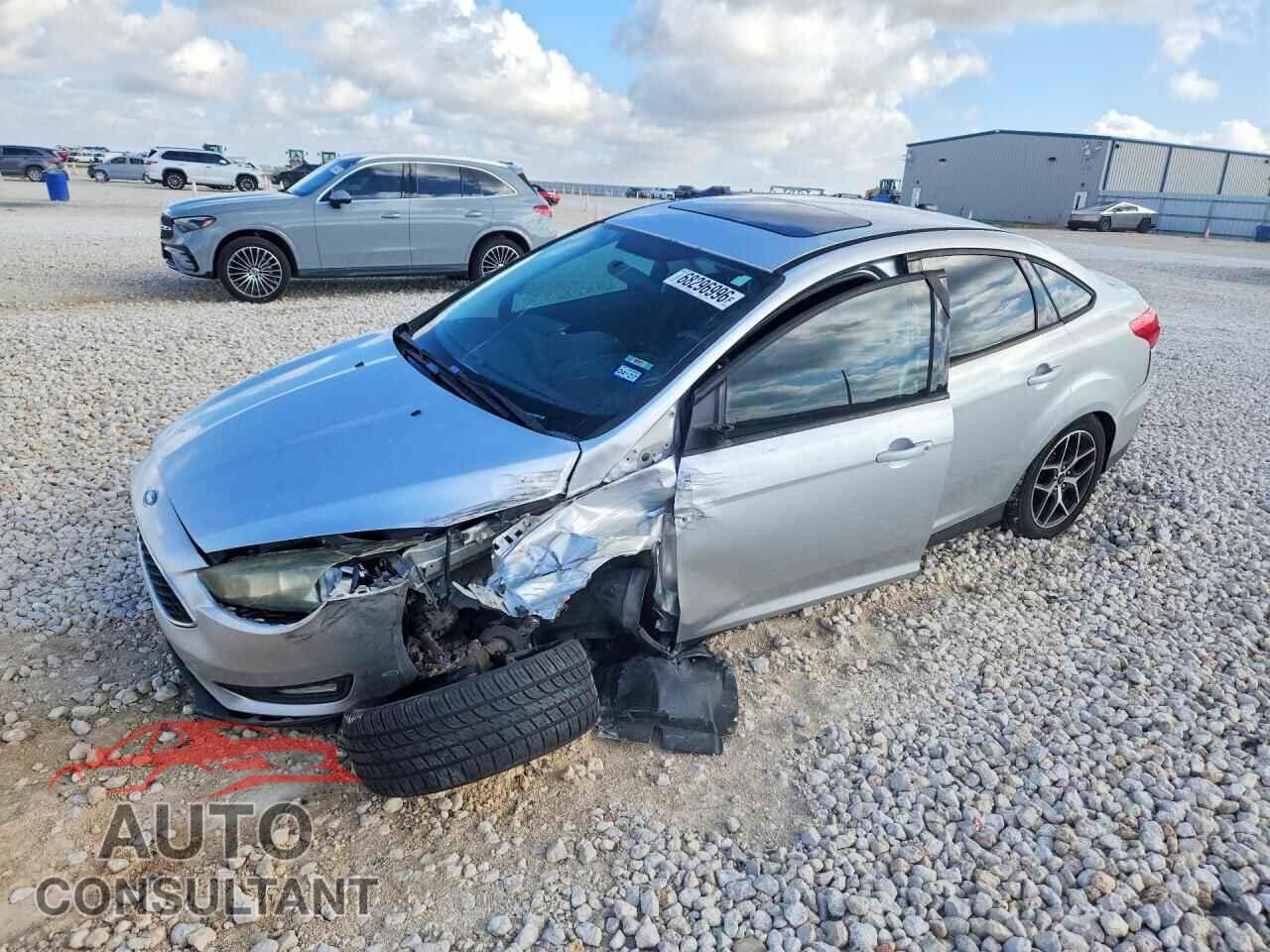 FORD FOCUS 2017 - 1FADP3H21HL237245