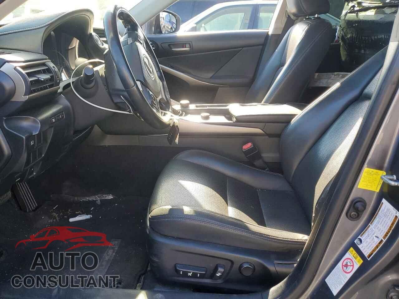 LEXUS IS 2017 - JTHBA1D24H5058570
