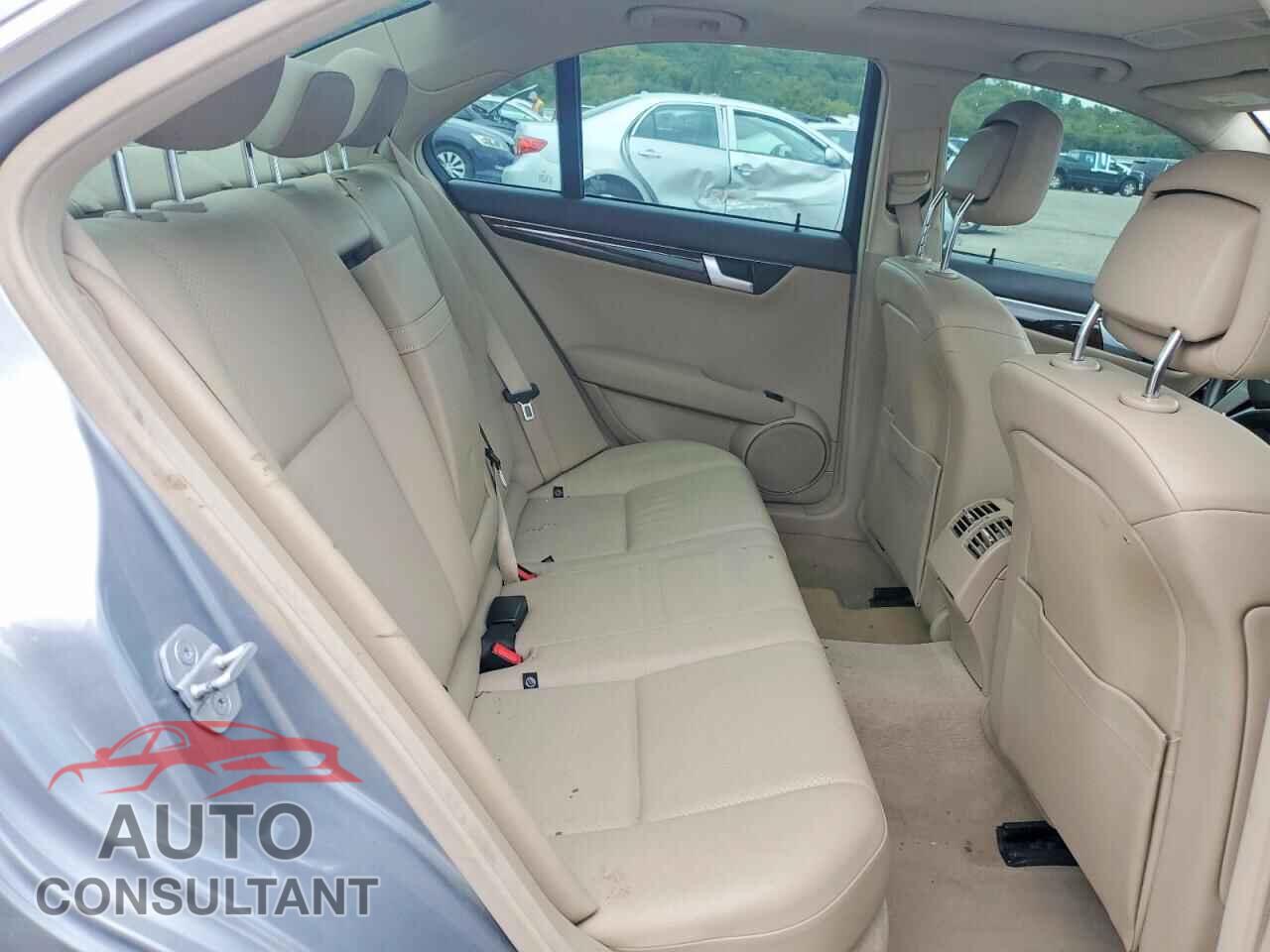 MERCEDES-BENZ C-CLASS 2012 - WDDGF8BB1CR228010