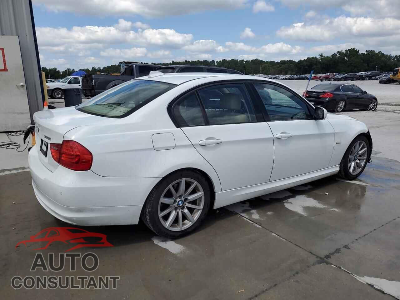 BMW 3 SERIES 2011 - WBAPH7C58BE682412