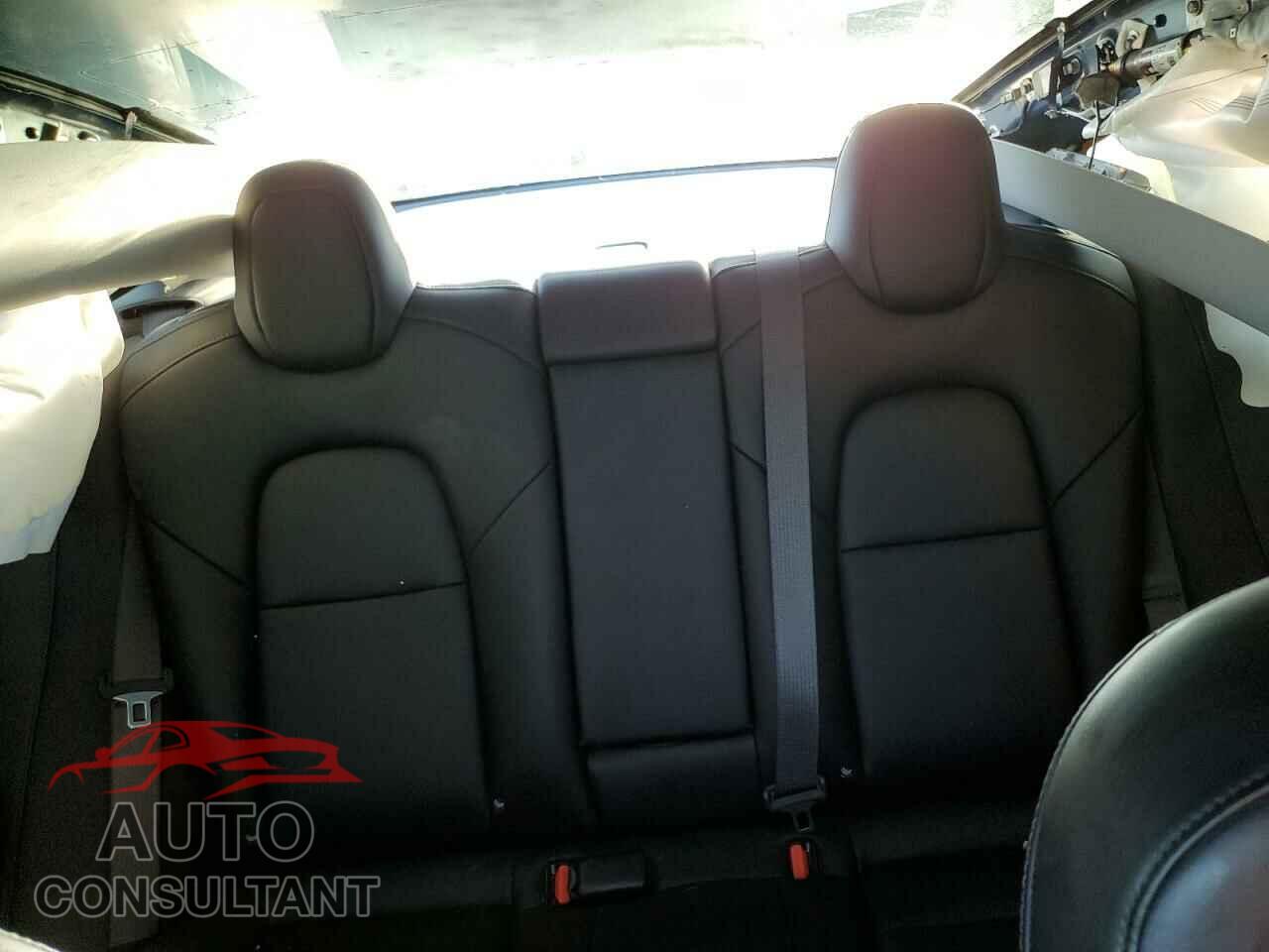 TESLA MODEL 3 2018 - 5YJ3E1EB2JF105057
