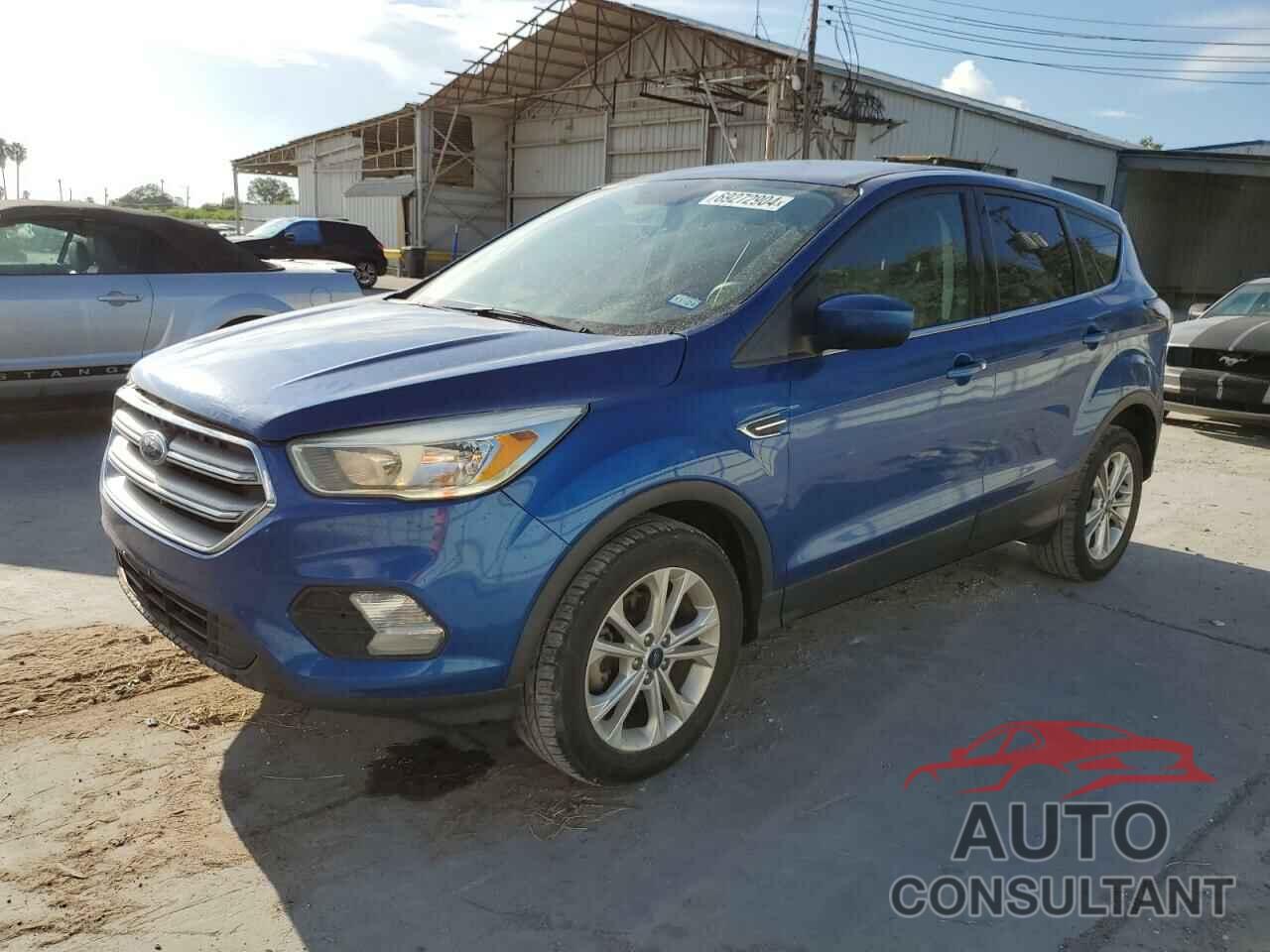 FORD ESCAPE 2017 - 1FMCU0GD6HUE15785