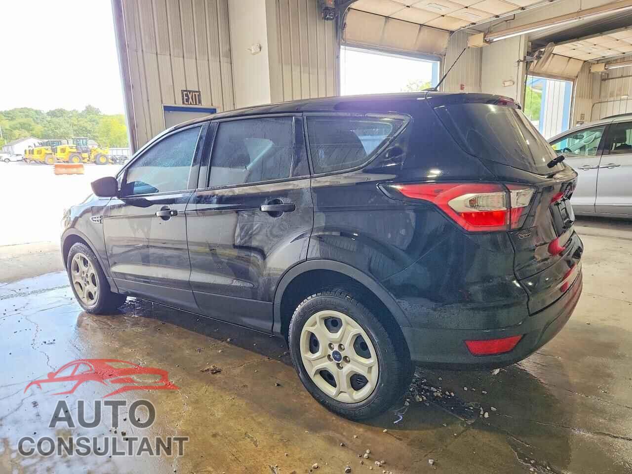 FORD ESCAPE 2017 - 1FMCU0F79HUB71531