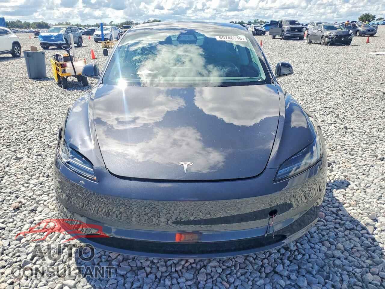 TESLA MODEL 3 2025 - 5YJ3E1EA8SF017266