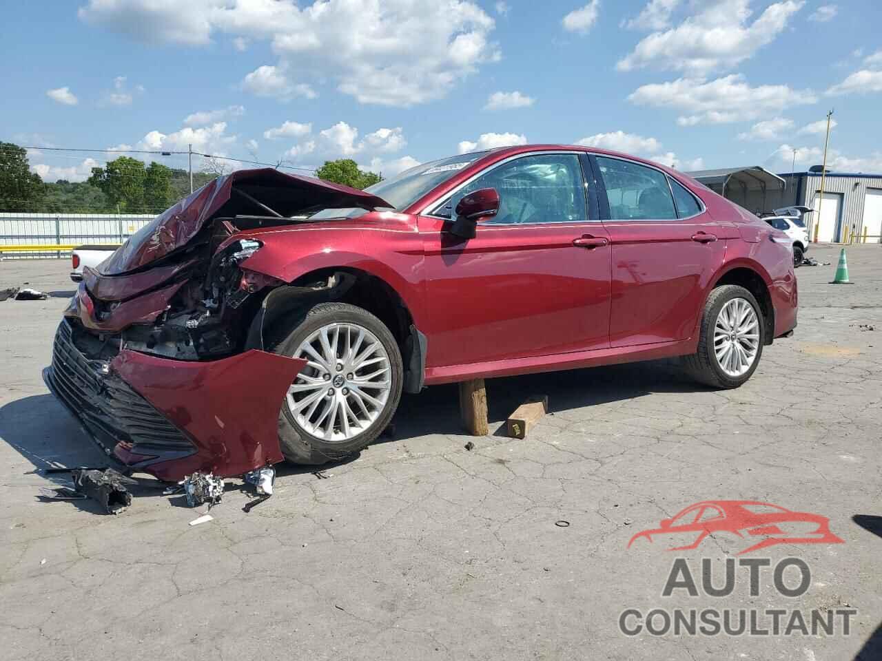 TOYOTA CAMRY 2018 - 4T1B11HK9JU543841