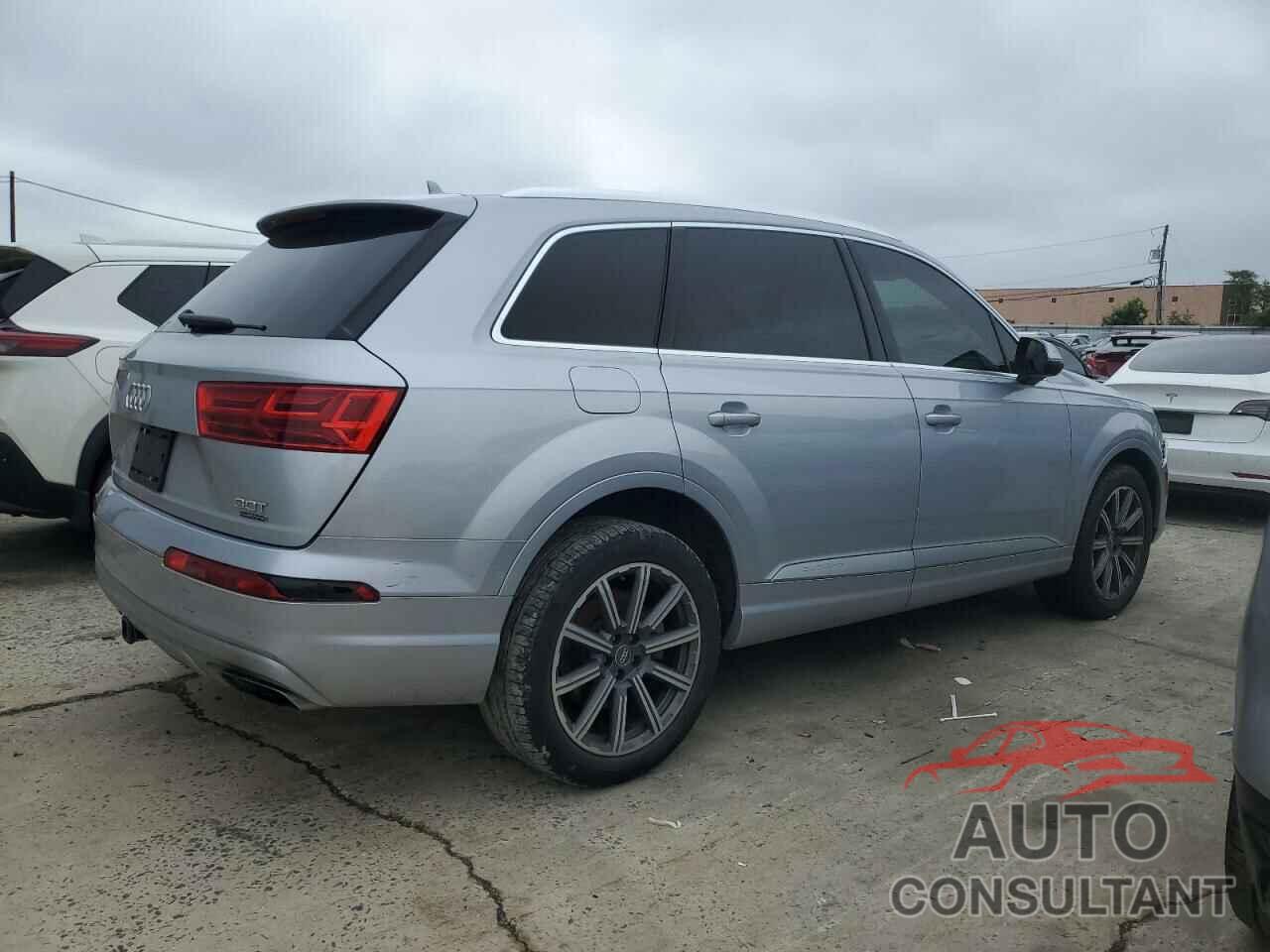 AUDI Q7 2018 - WA1LAAF71JD000856