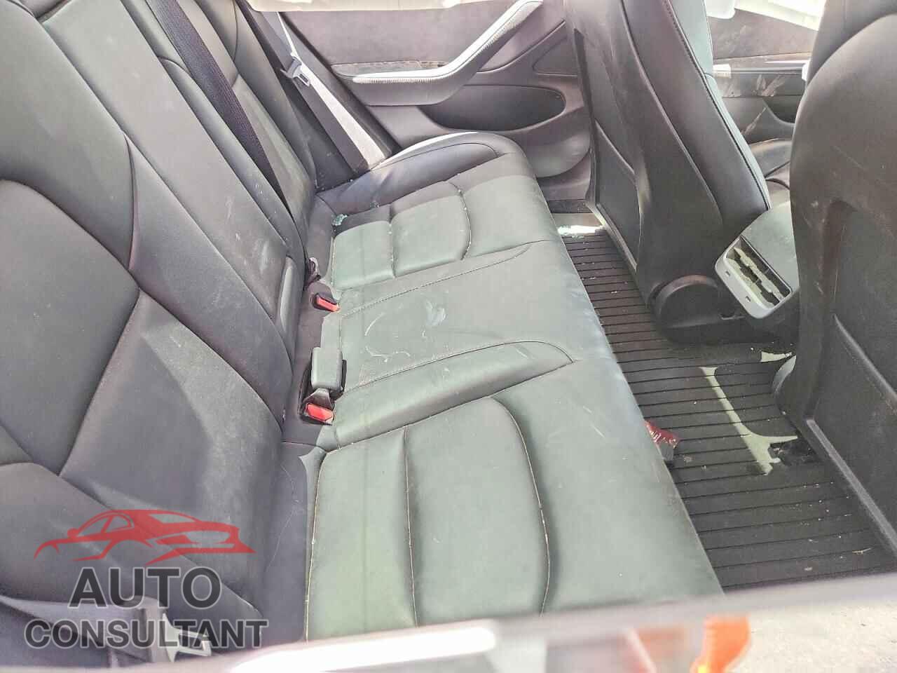 TESLA MODEL 3 2020 - 5YJ3E1EB2LF620238