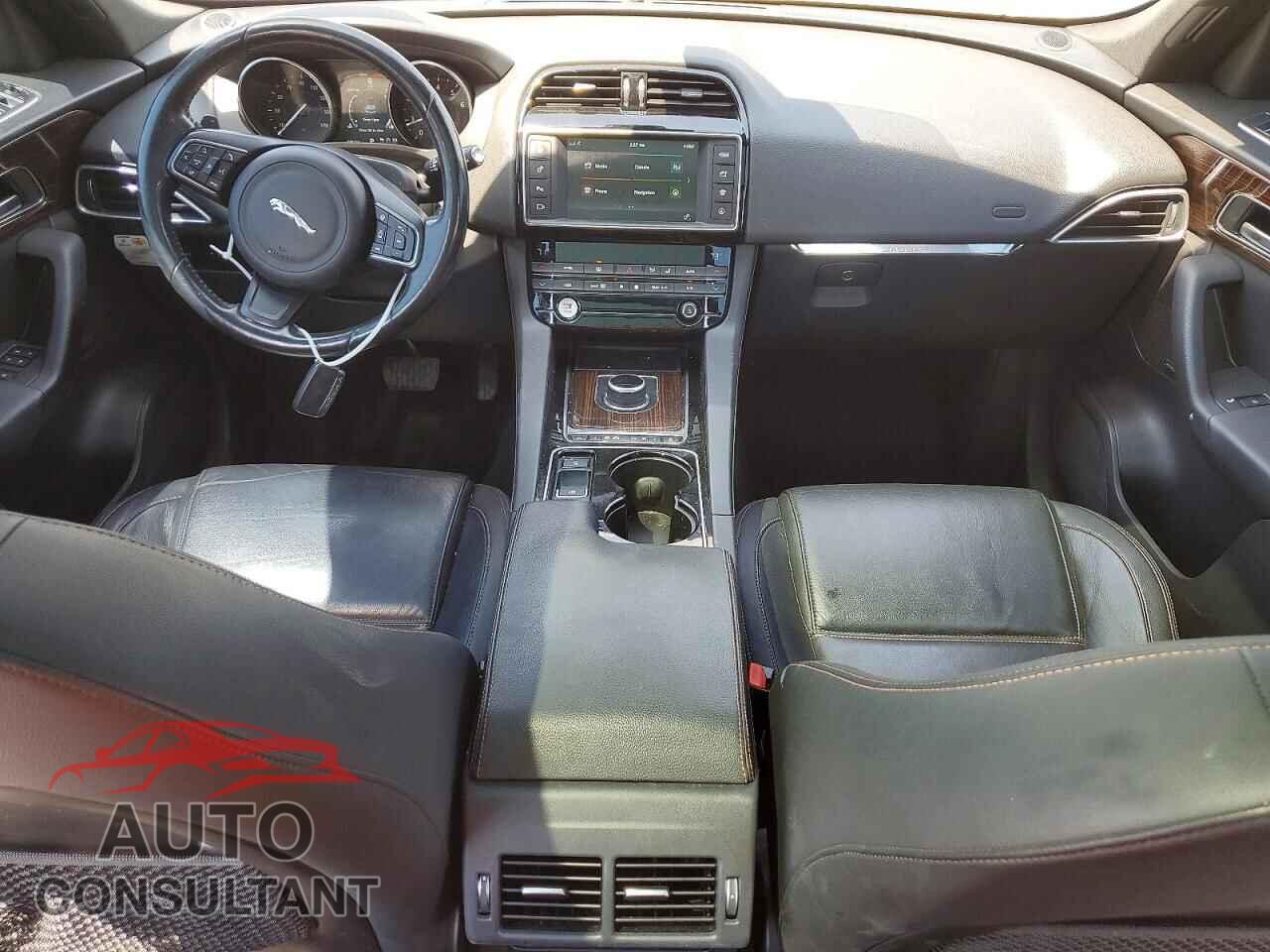 JAGUAR F-PACE 2017 - SADCK2BV6HA096674