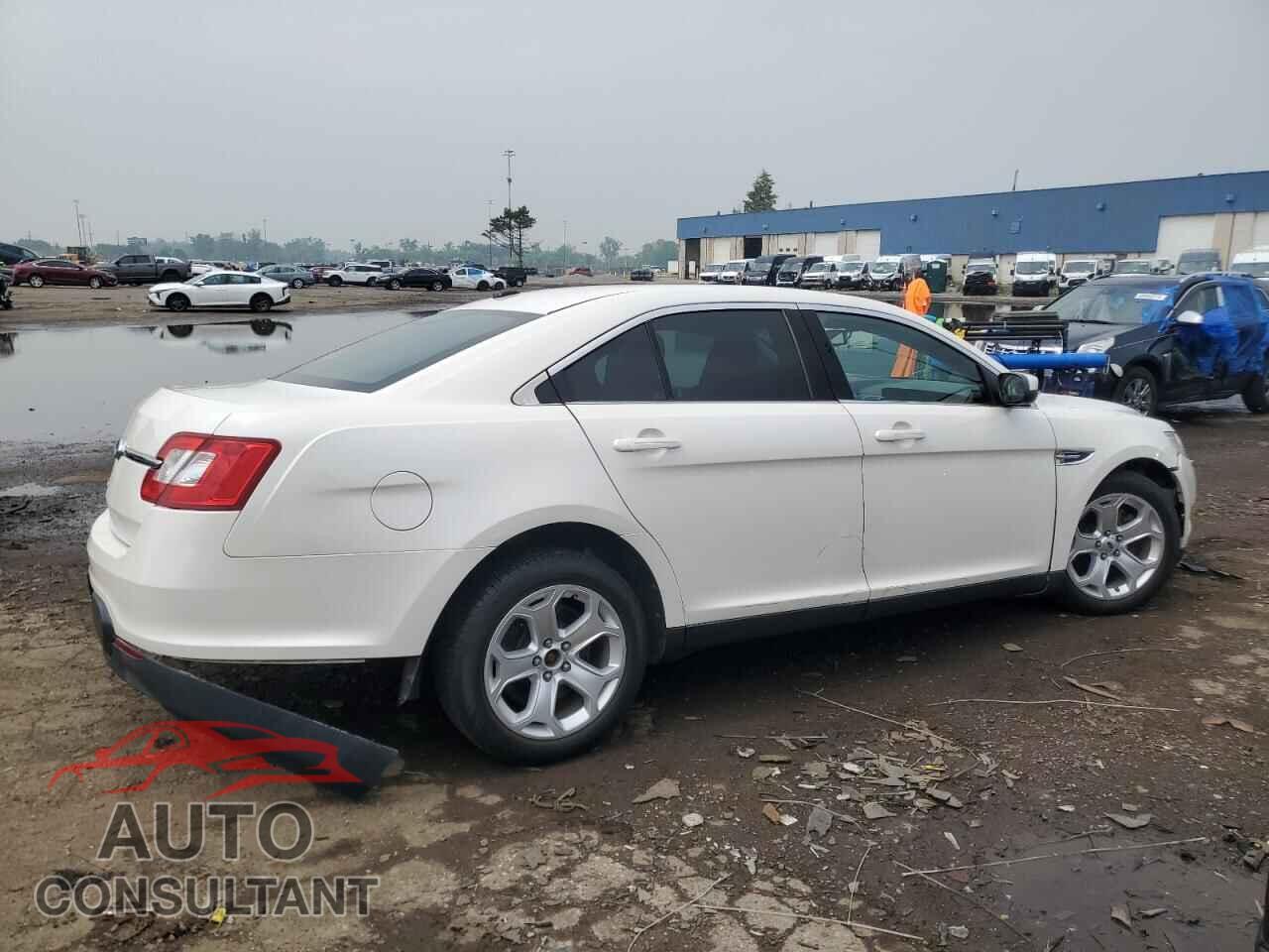 FORD TAURUS 2011 - 1FAHP2HW8BG114976