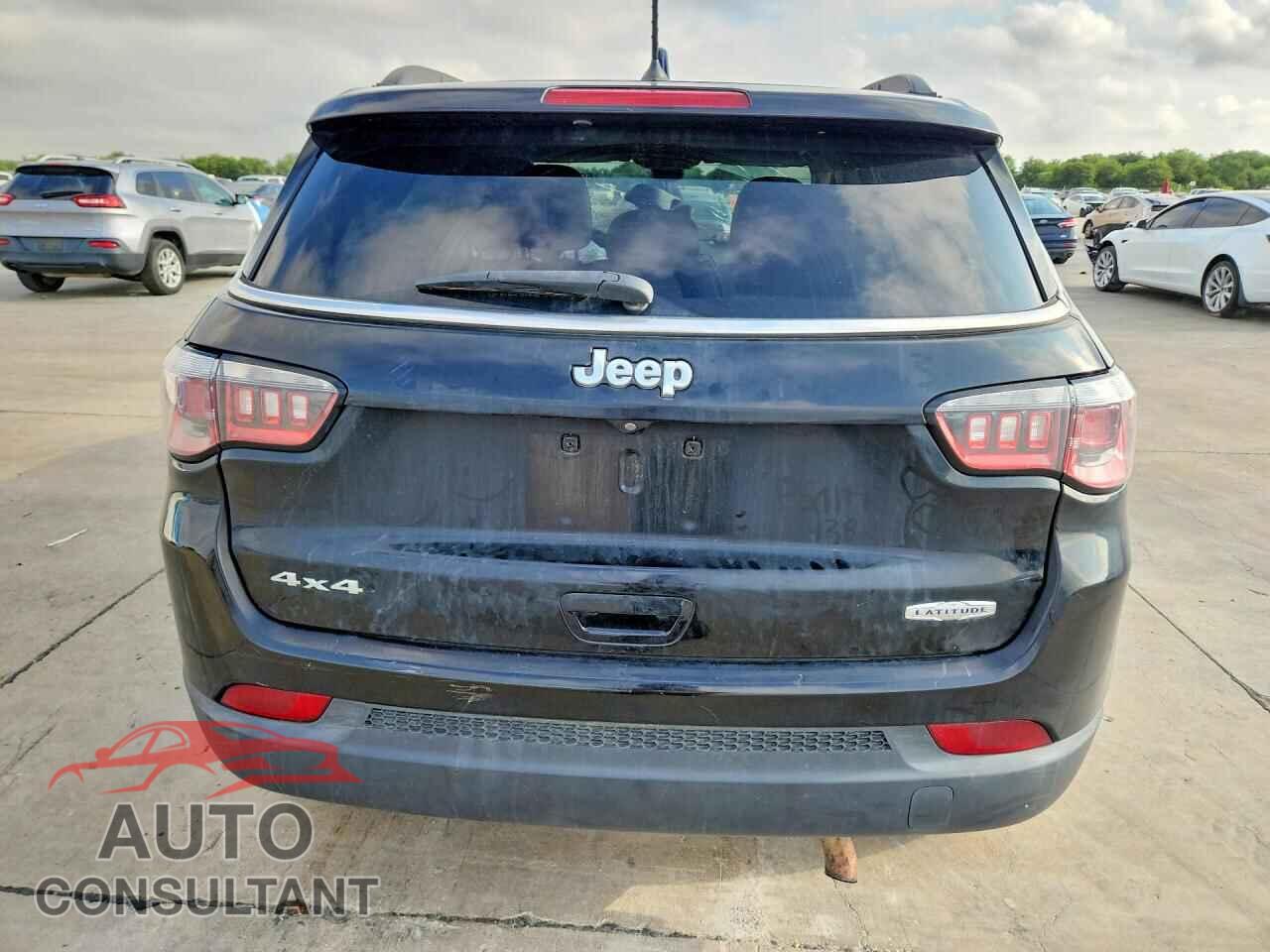 JEEP COMPASS 2018 - 3C4NJDBB2JT153119