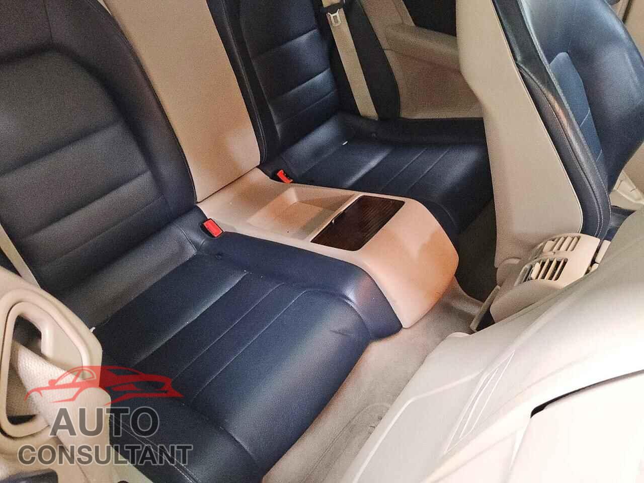 MERCEDES-BENZ E-CLASS 2014 - WDDKJ7DB8EF263793