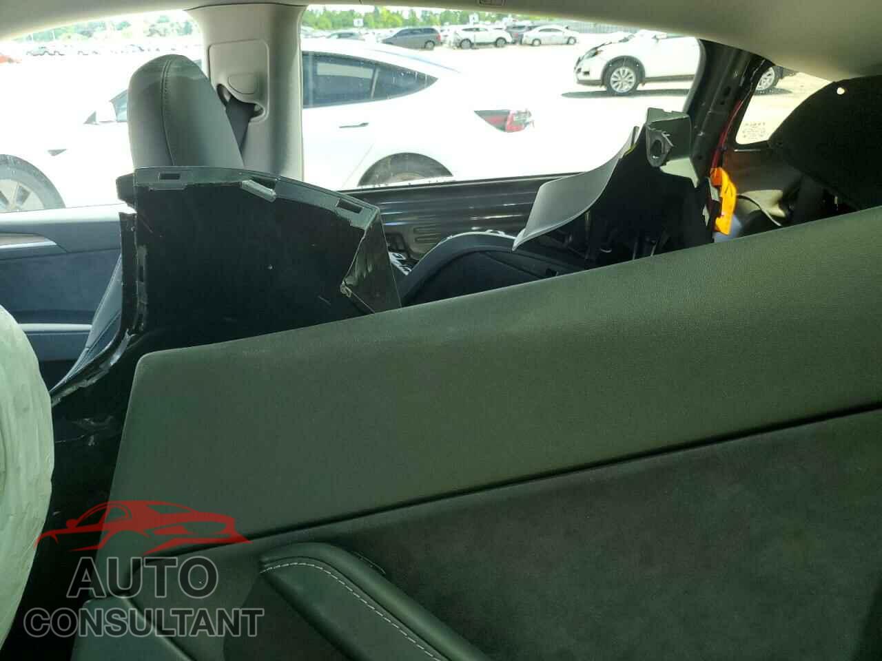 TESLA MODEL Y 2023 - LRWYGDFD1PC057653