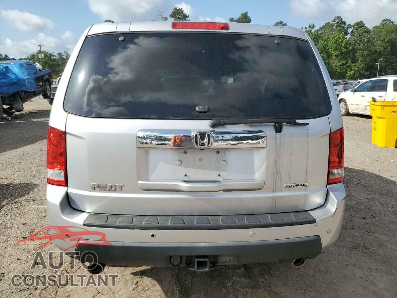 HONDA PILOT 2011 - 5FNYF3H96BB011840