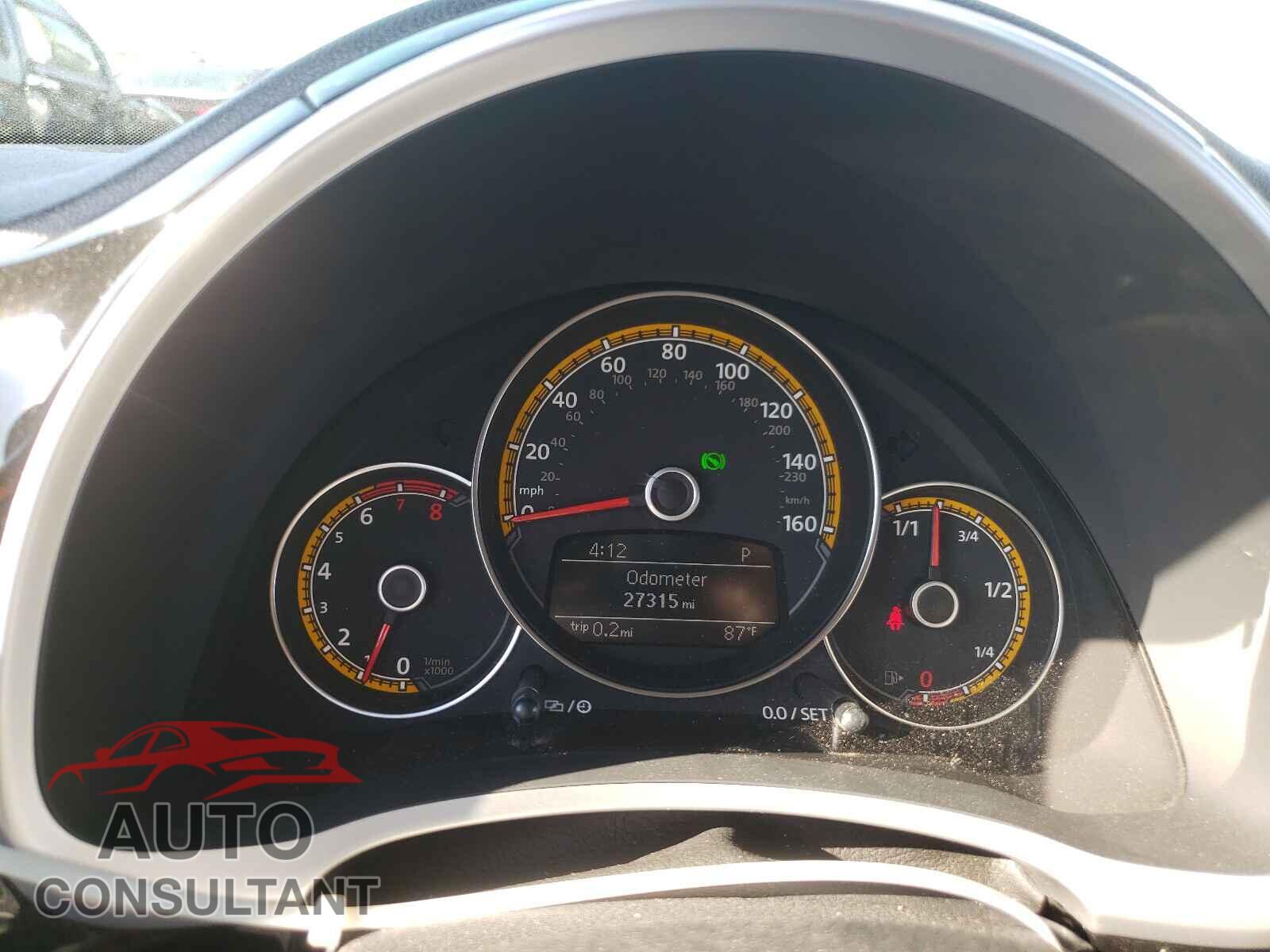 VOLKSWAGEN BEETLE 2017 - 3VWT17AT6HM824599