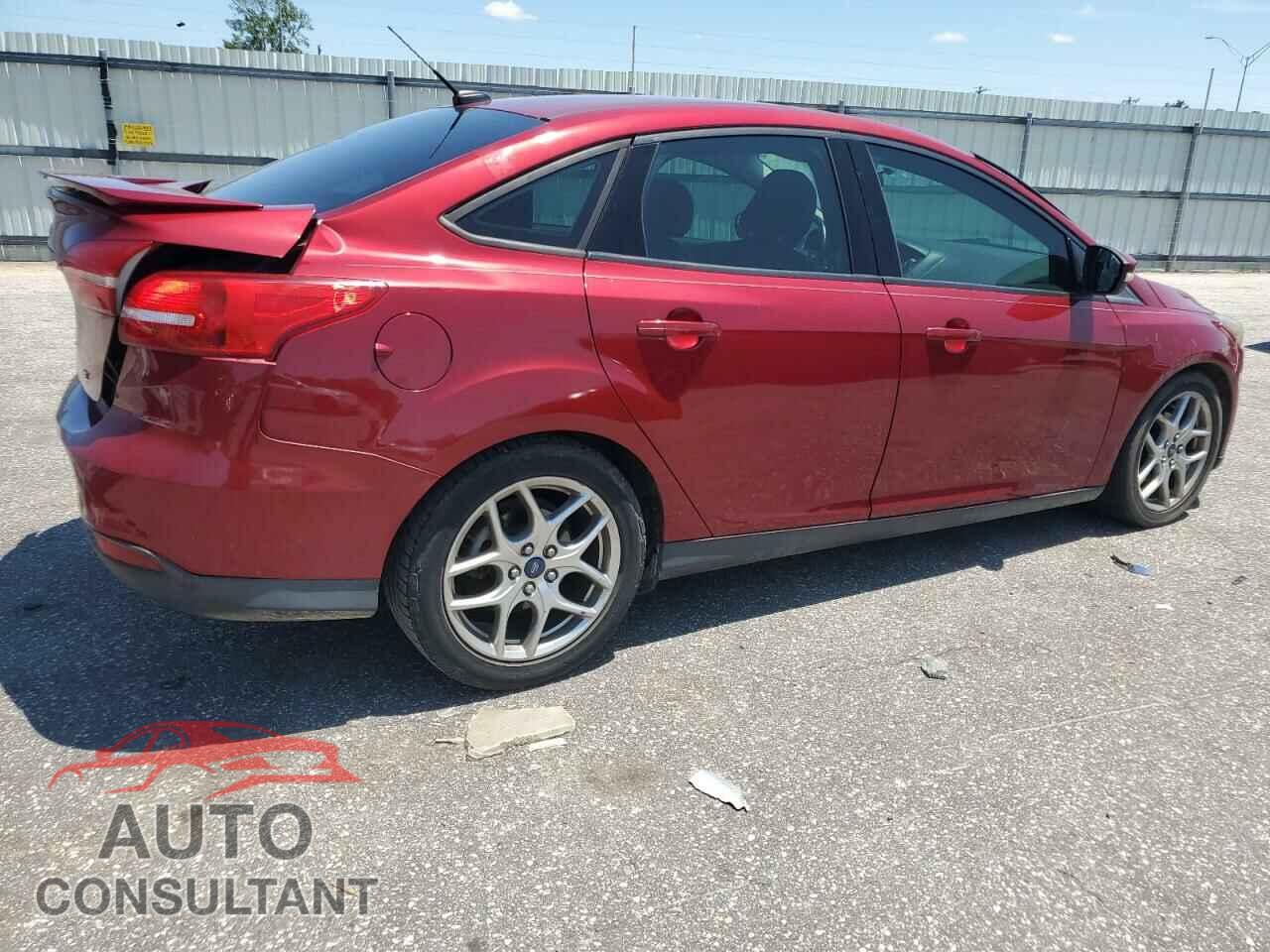 FORD FOCUS 2015 - 1FADP3F21FL302921