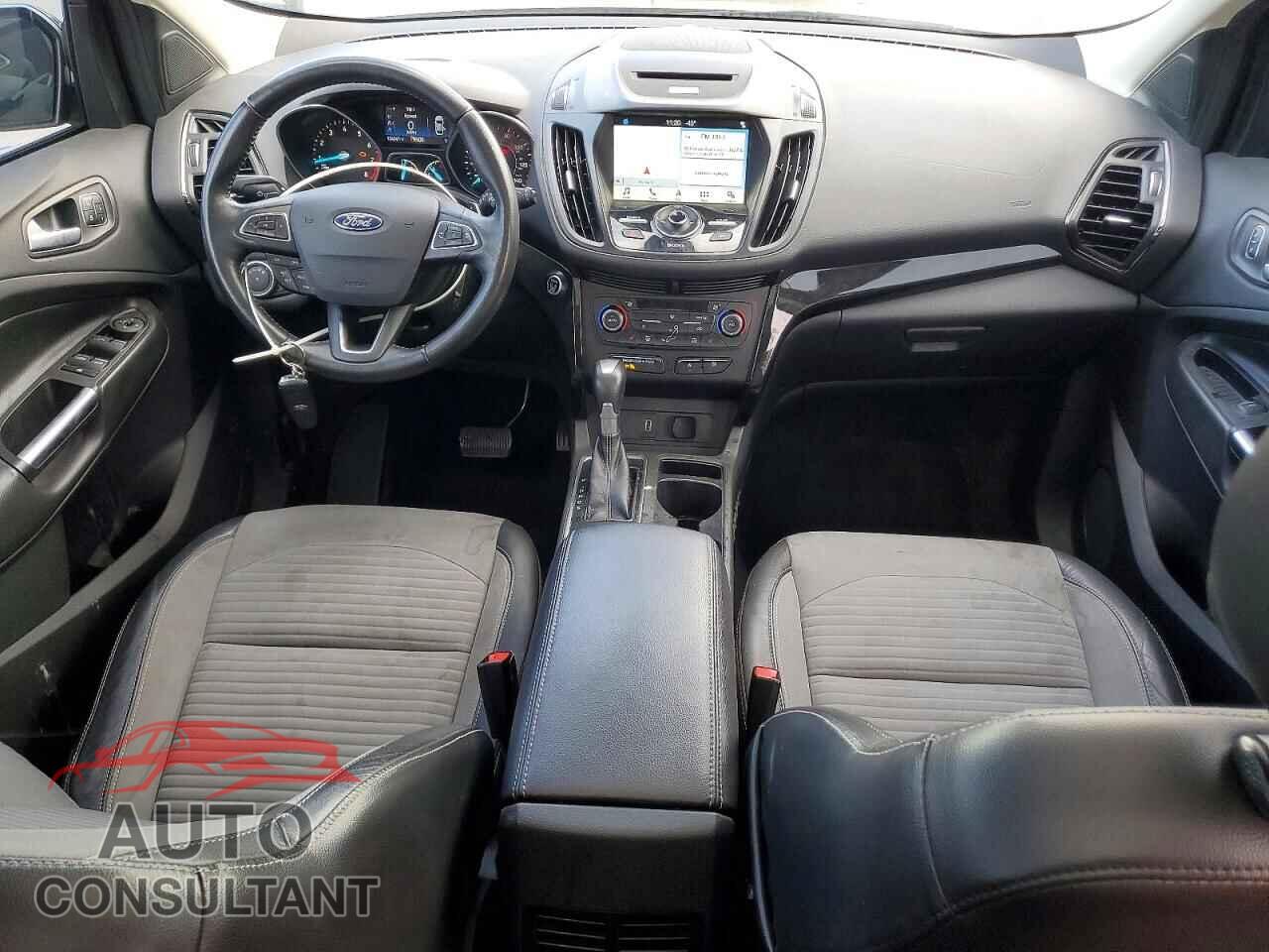 FORD ESCAPE 2017 - 1FMCU0J99HUE97080