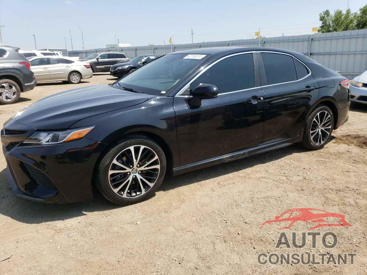 TOYOTA CAMRY 2018 - 4T1B11HK2JU091036