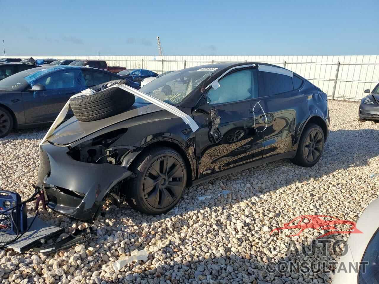 TESLA MODEL Y 2024 - 7SAYGDED6RA301033