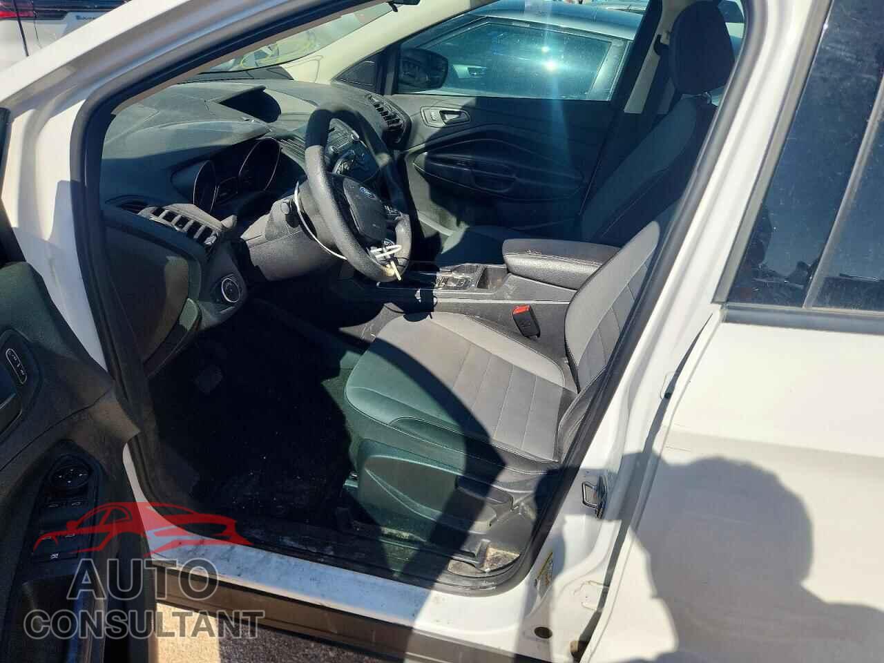 FORD ESCAPE 2017 - 1FMCU0F75HUB89816