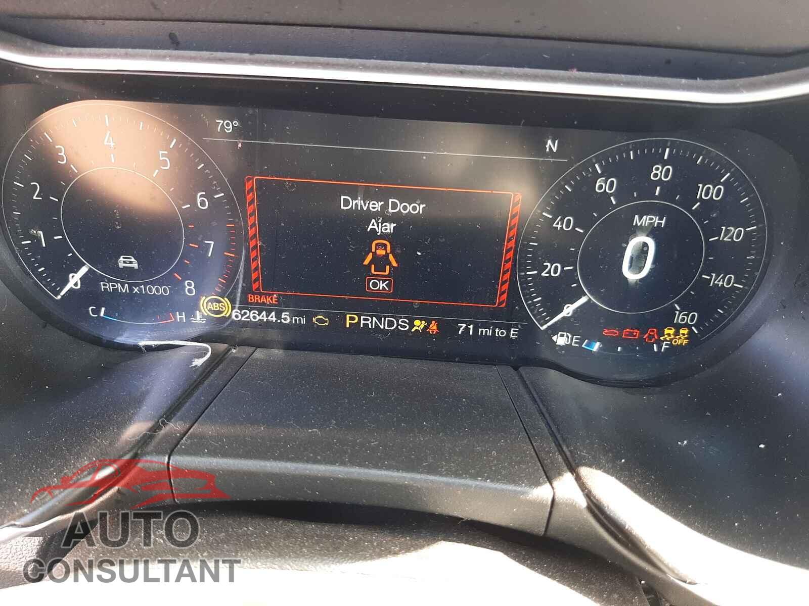 FORD MUSTANG 2018 - 1FA6P8TH1J5146763