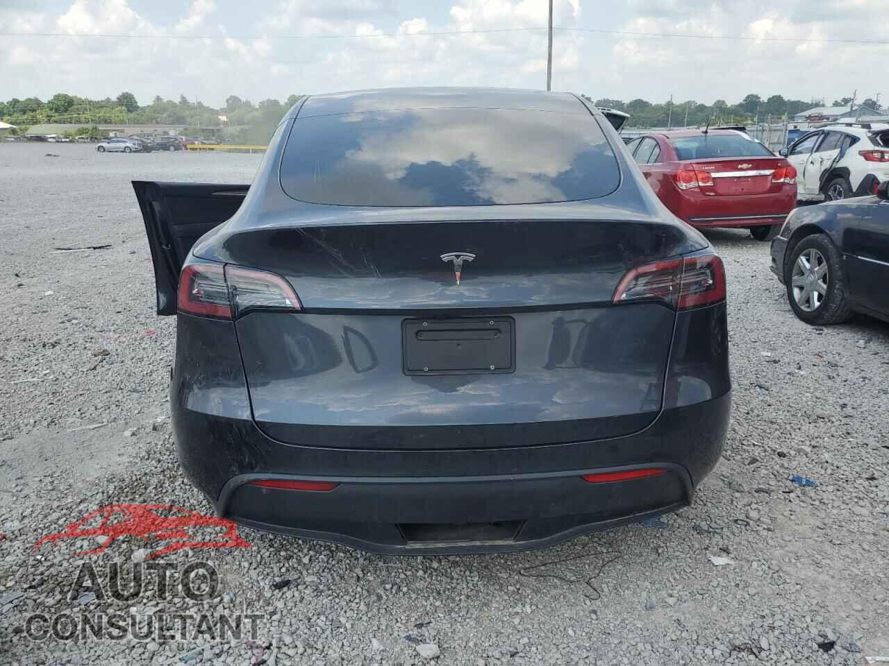 TESLA MODEL Y 2024 - 7SAYGDED8RF158606