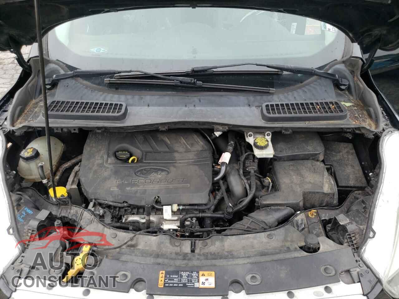 FORD ESCAPE 2017 - 1FMCU9GD7HUC93295