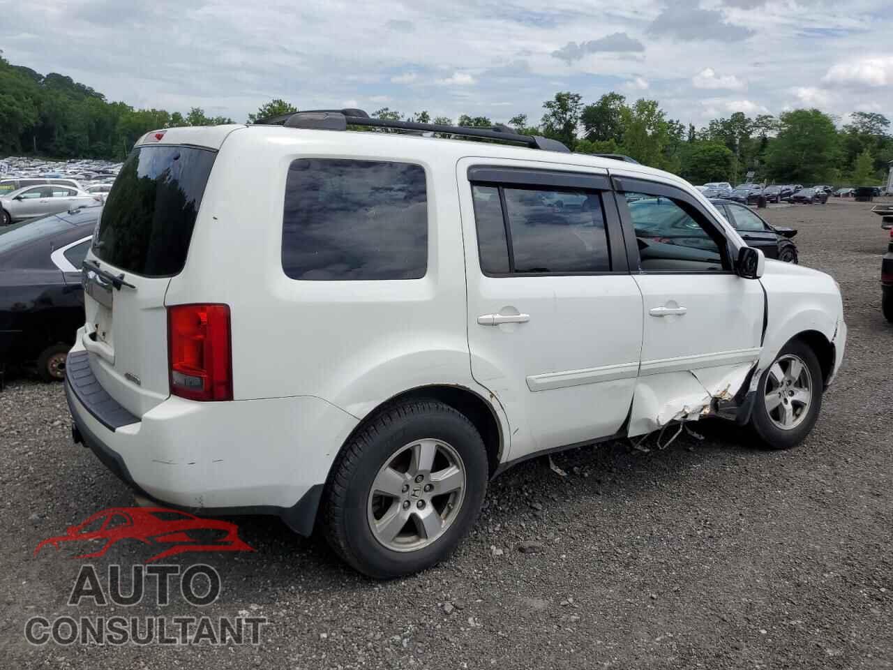 HONDA PILOT 2011 - 5FNYF4H73BB023934