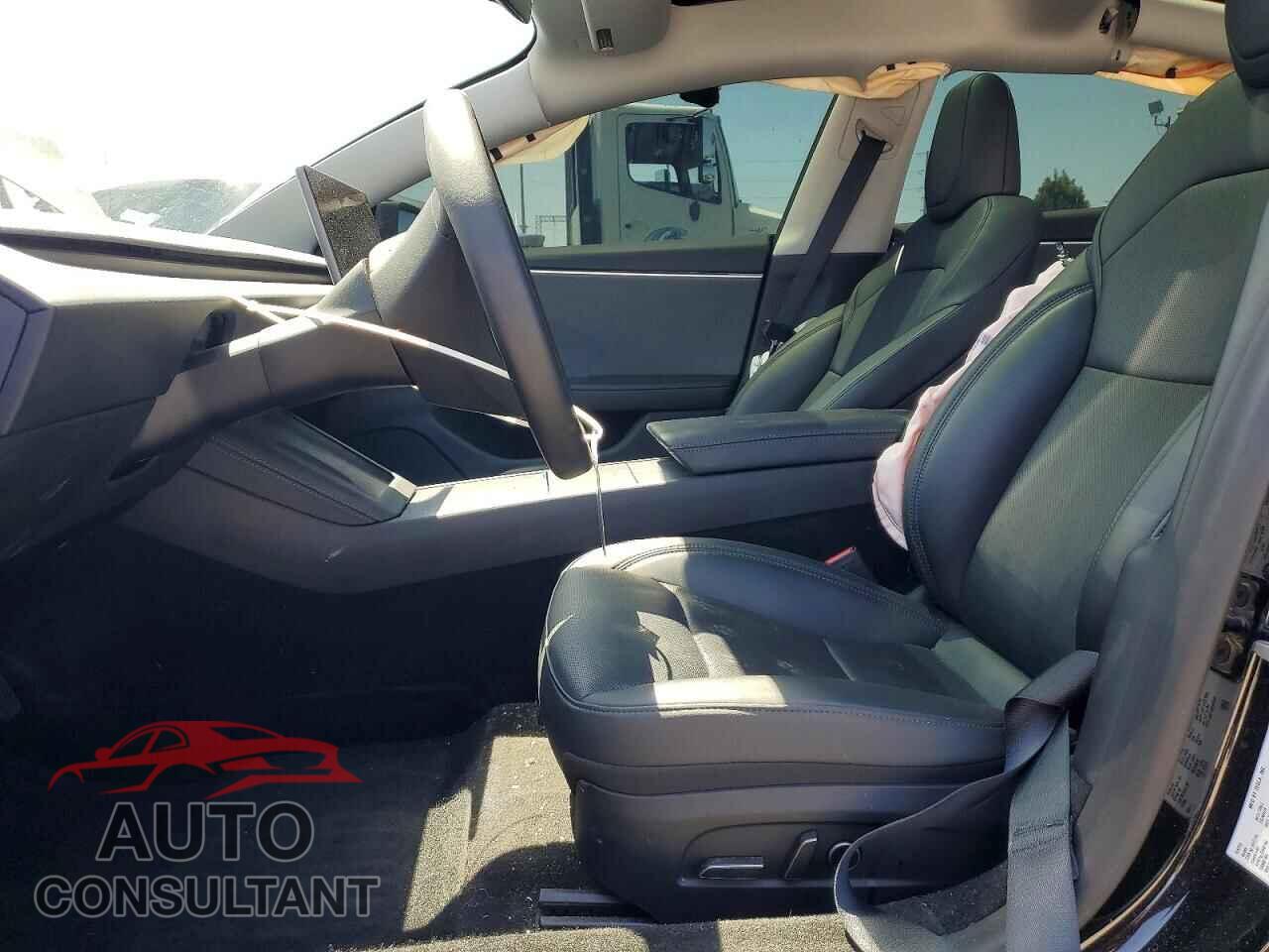 TESLA MODEL 3 2025 - 5YJ3E1EA8SF980927