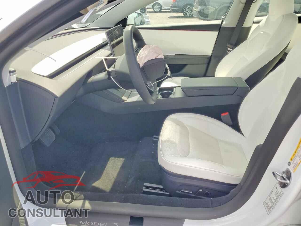 TESLA MODEL 3 2026 - 5YJ3E1EA2TF121141