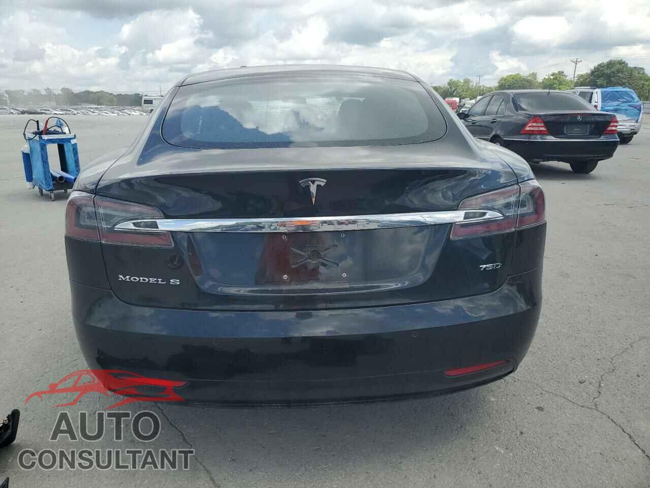 TESLA MODEL S 2018 - 5YJSA1E26JF247516