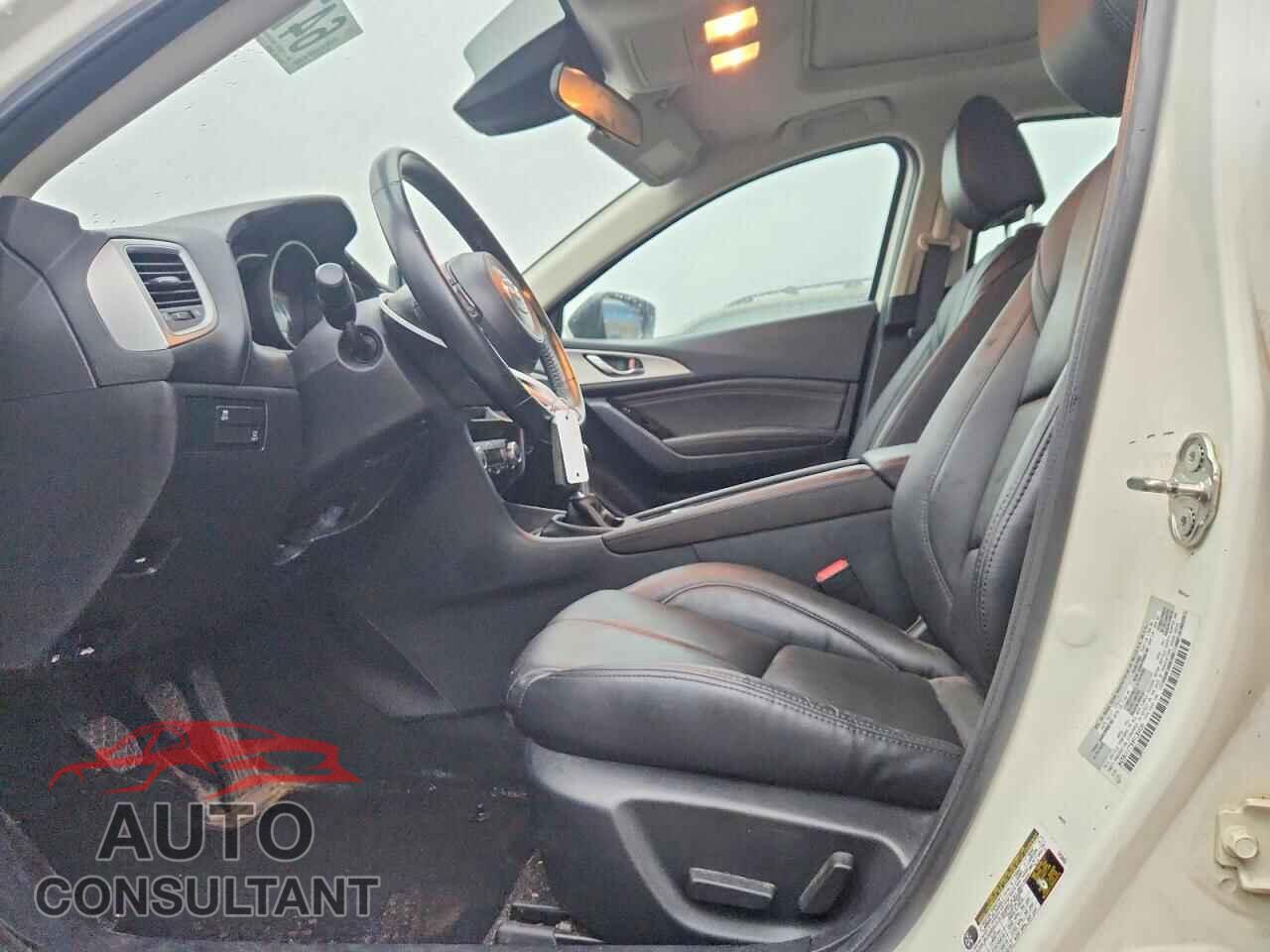 MAZDA 3 2017 - 3MZBN1V73HM136408
