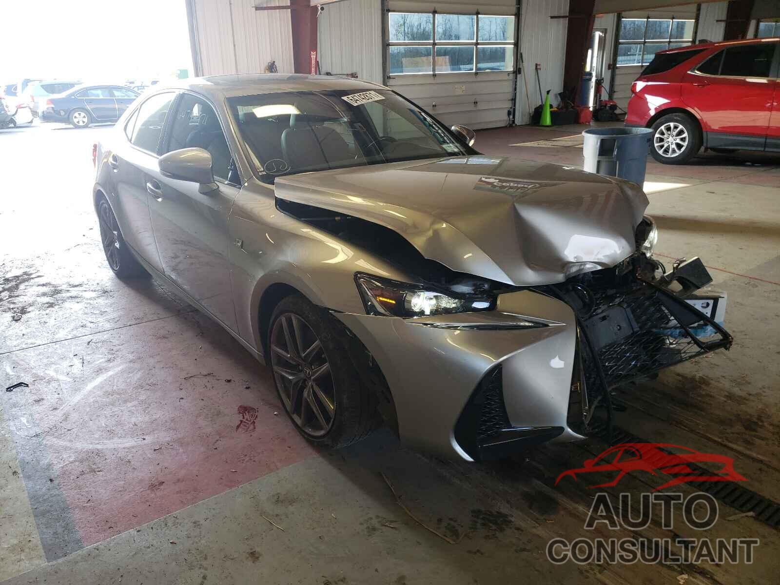 LEXUS IS 2018 - JTHC81D20J5030531