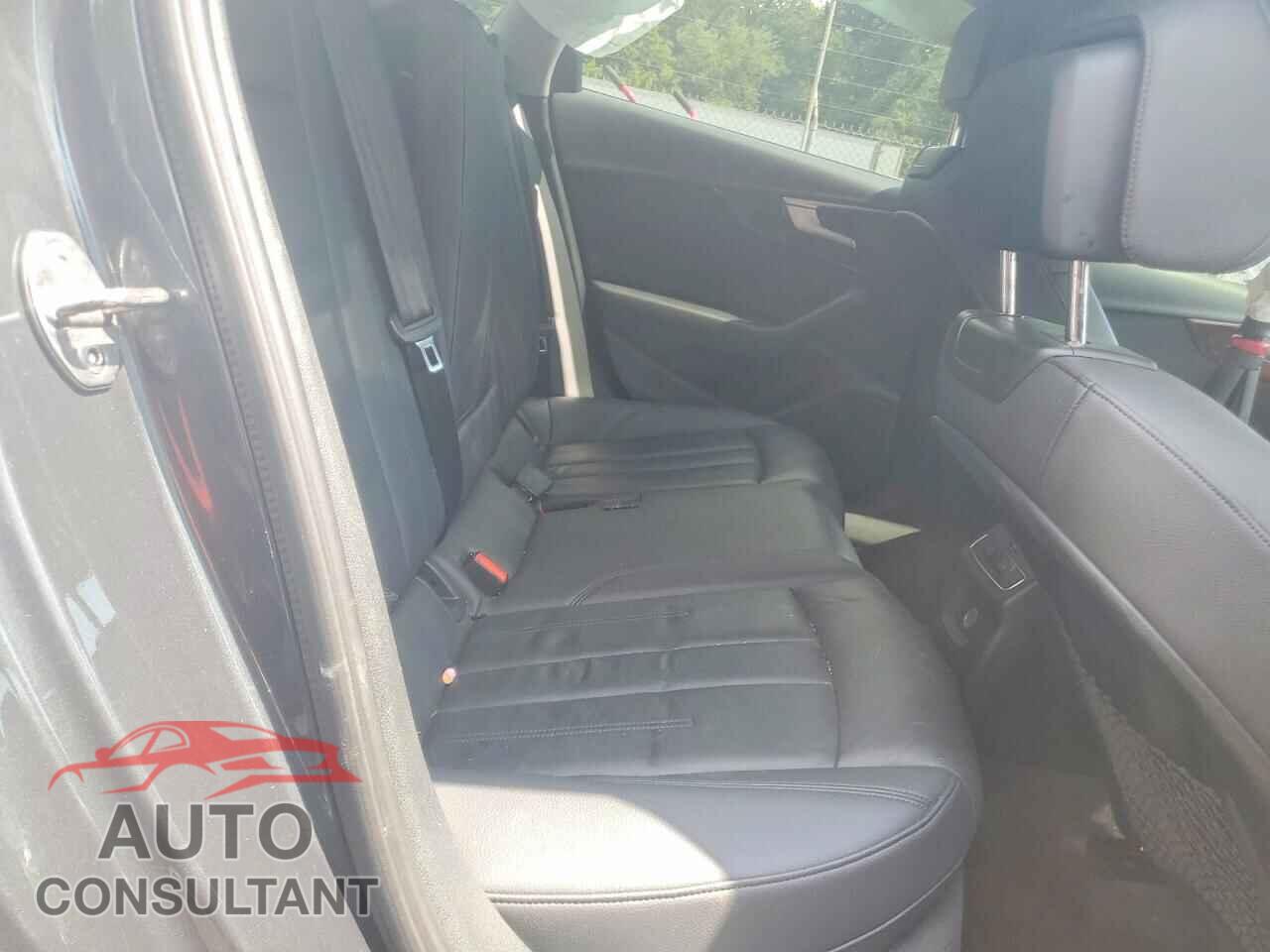 AUDI A4 2019 - WAUDNAF40KA073575