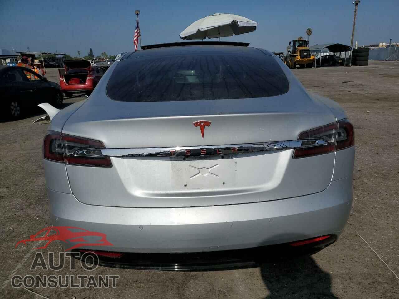TESLA MODEL S 2018 - 5YJSA1E2XJF247129