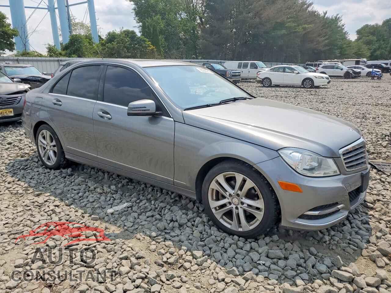 MERCEDES-BENZ C-CLASS 2012 - WDDGF8BB5CA646942