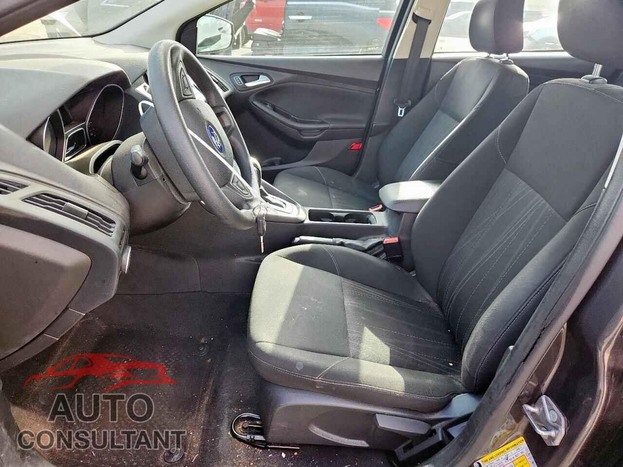 FORD FOCUS 2015 - 1FADP3F22FL219627