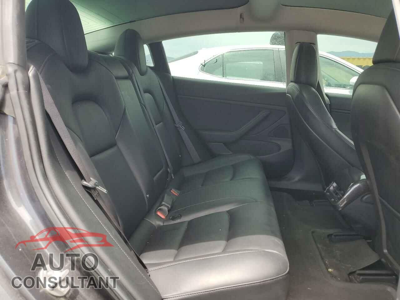 TESLA MODEL 3 2018 - 5YJ3E1EA6JF036185