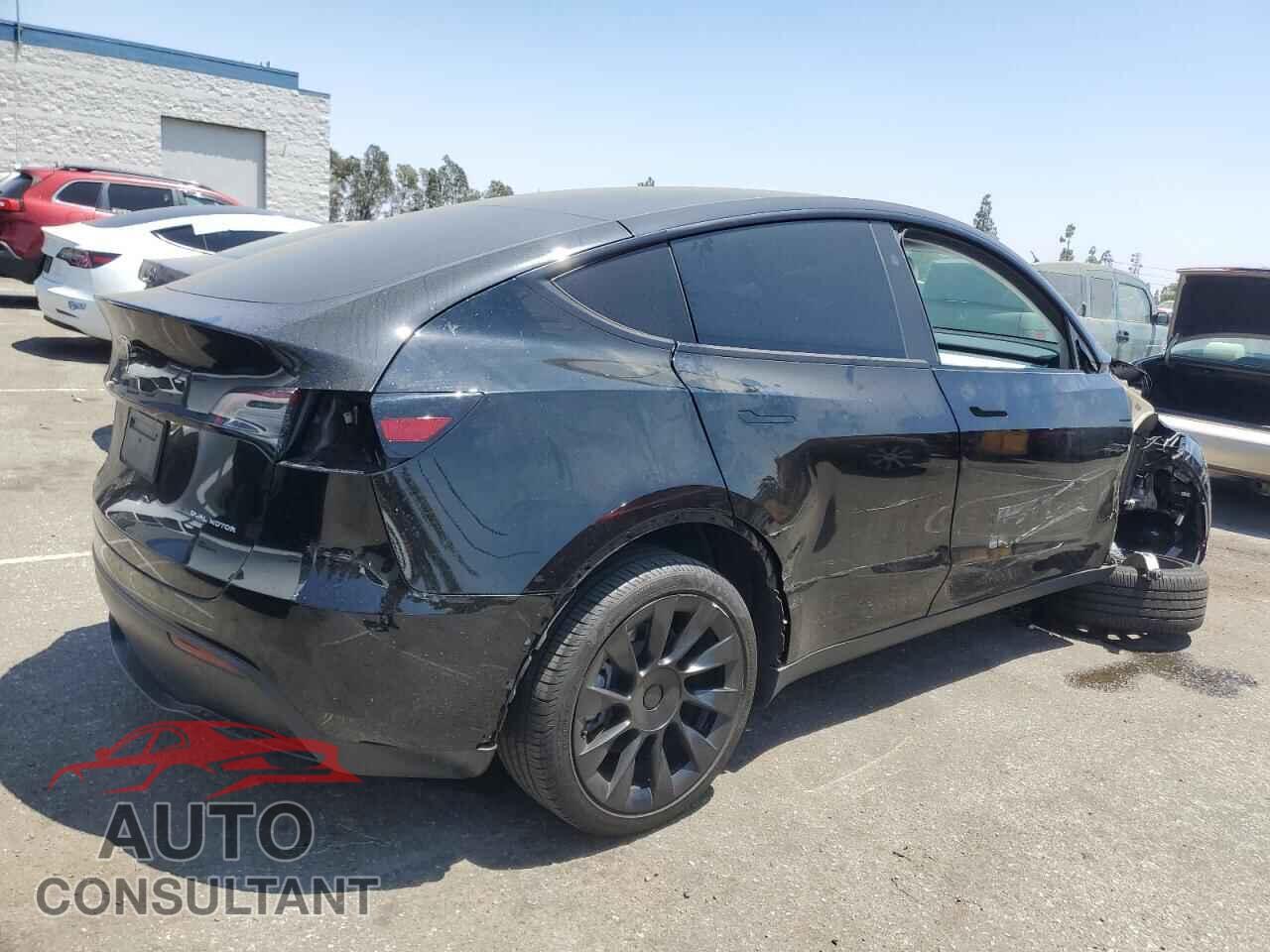 TESLA MODEL Y 2024 - 7SAYGAEE5RF066053
