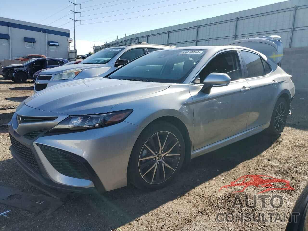 TOYOTA CAMRY 2022 - 4T1G11AK6NU043691