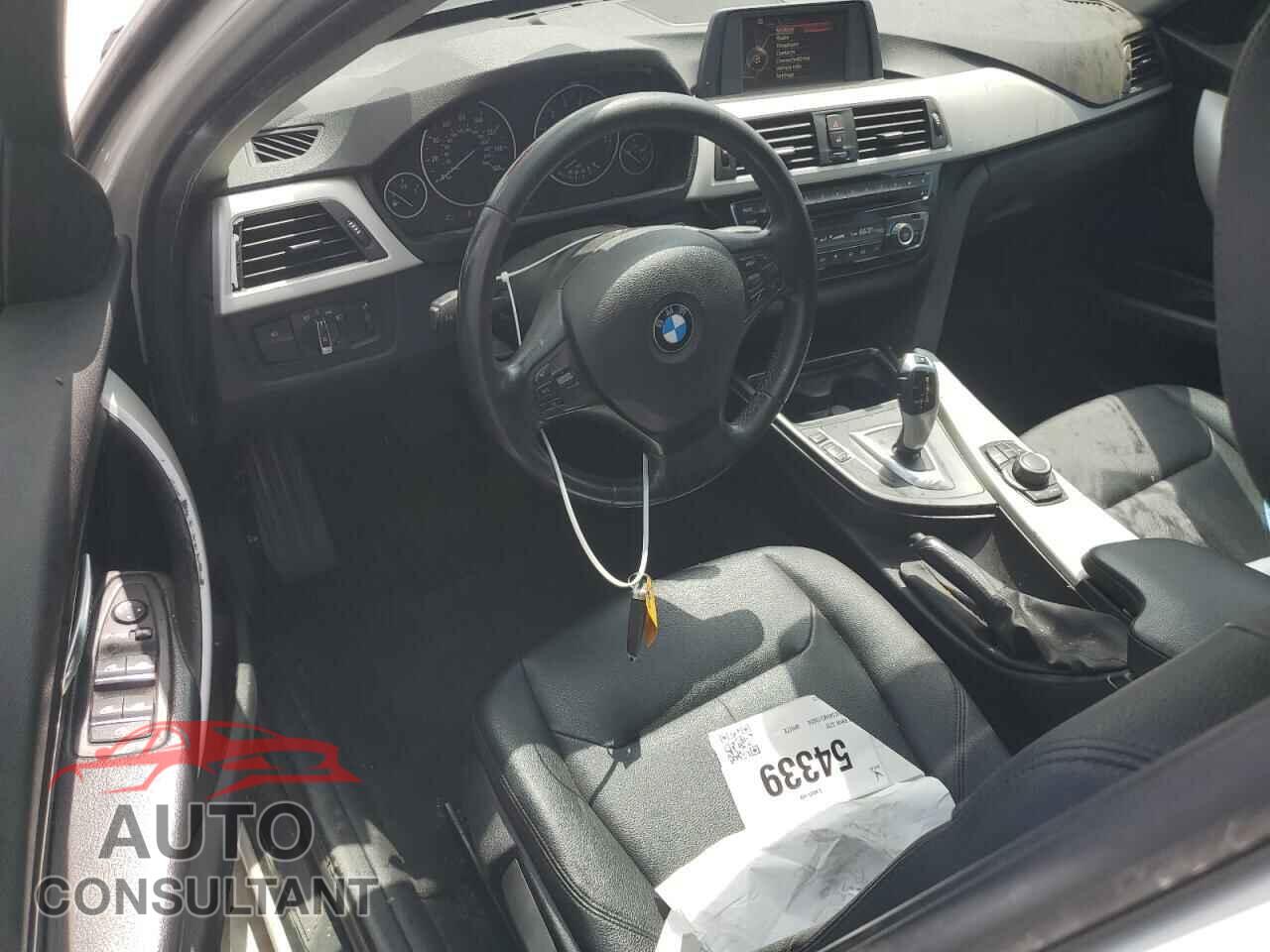 BMW 3 SERIES 2017 - WBA8A9C54HK619824