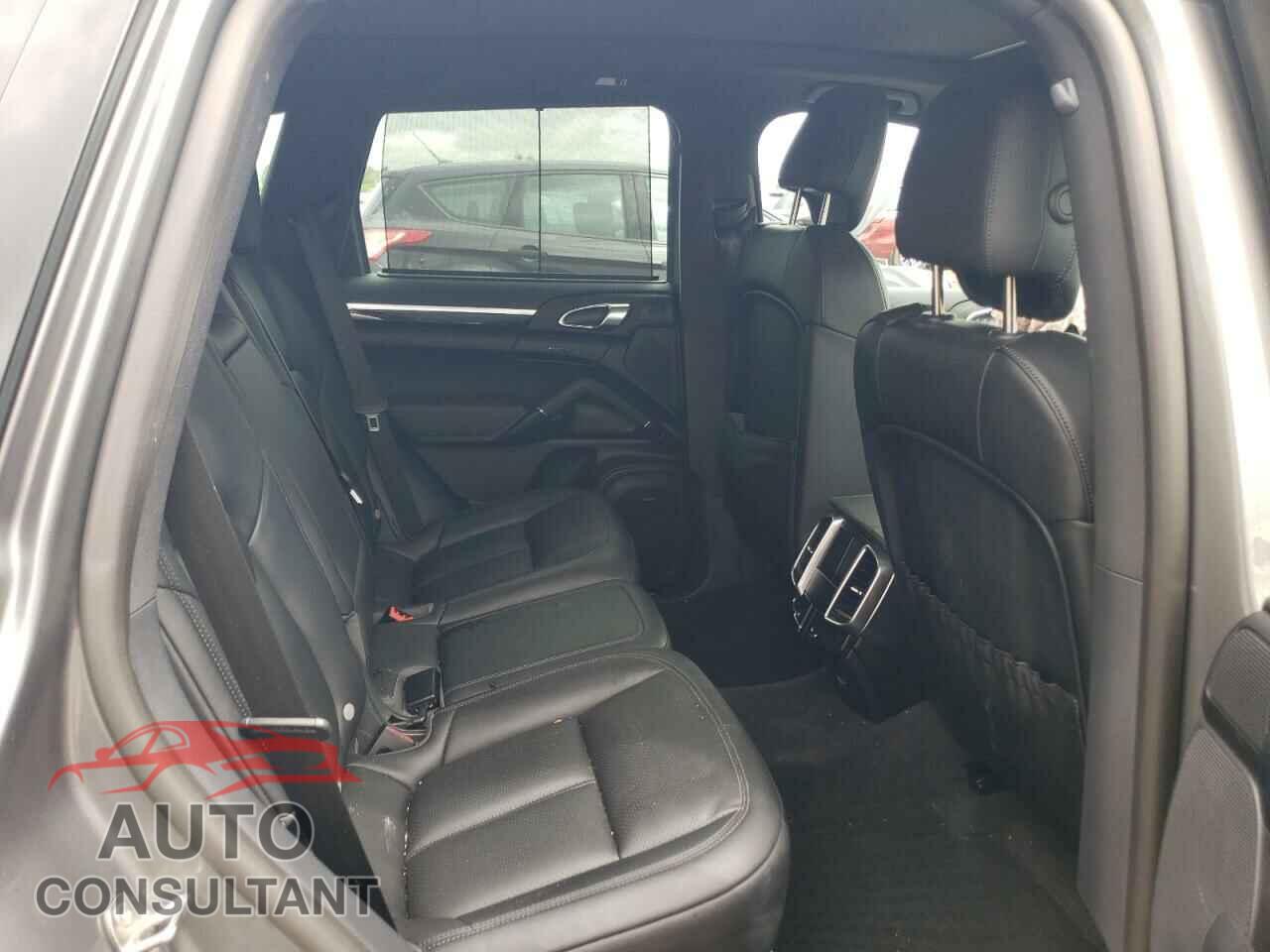 PORSCHE CAYENNE 2018 - WP1AB2A2XJLA60196