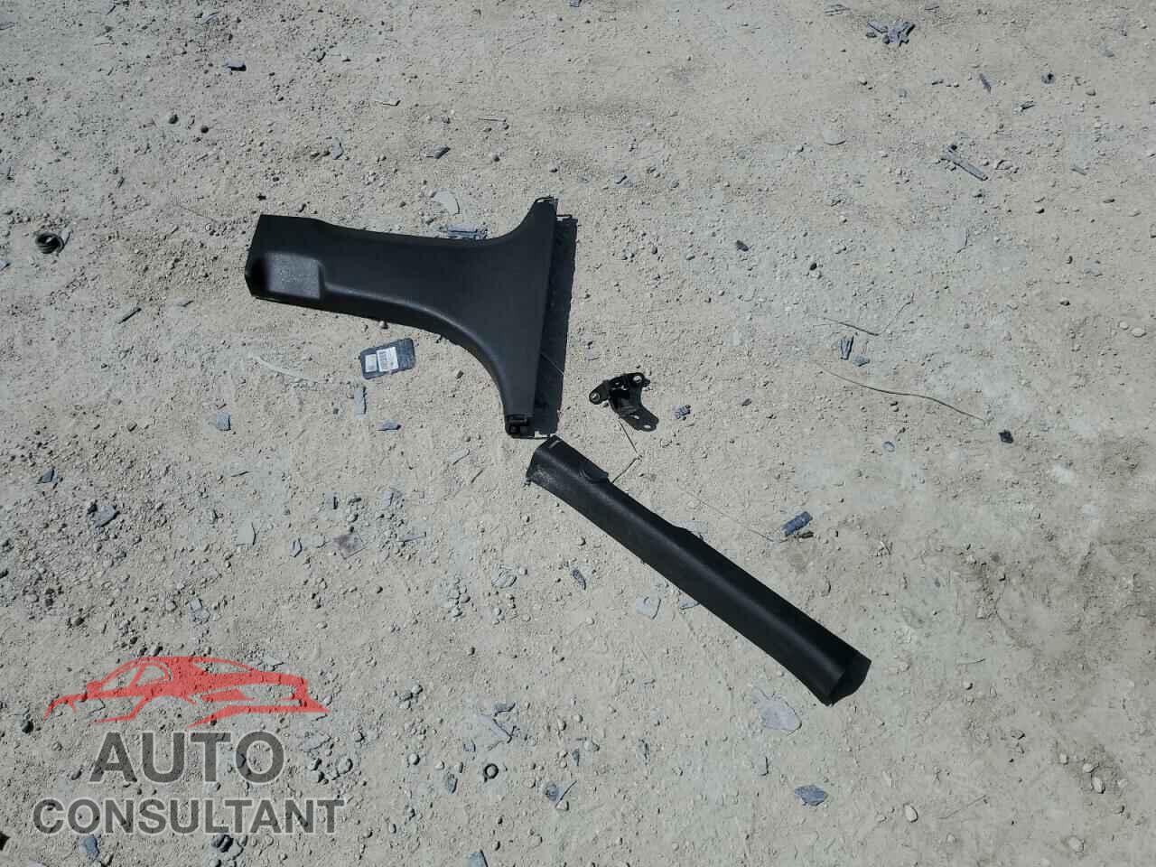 KIA FORTE 2018 - 3KPFK4A77JE213933