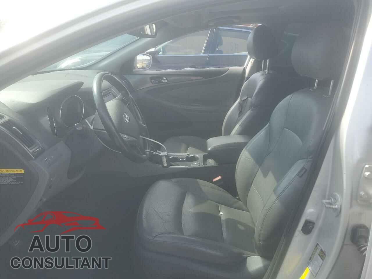 HYUNDAI SONATA 2015 - KMHEC4A42FA130298