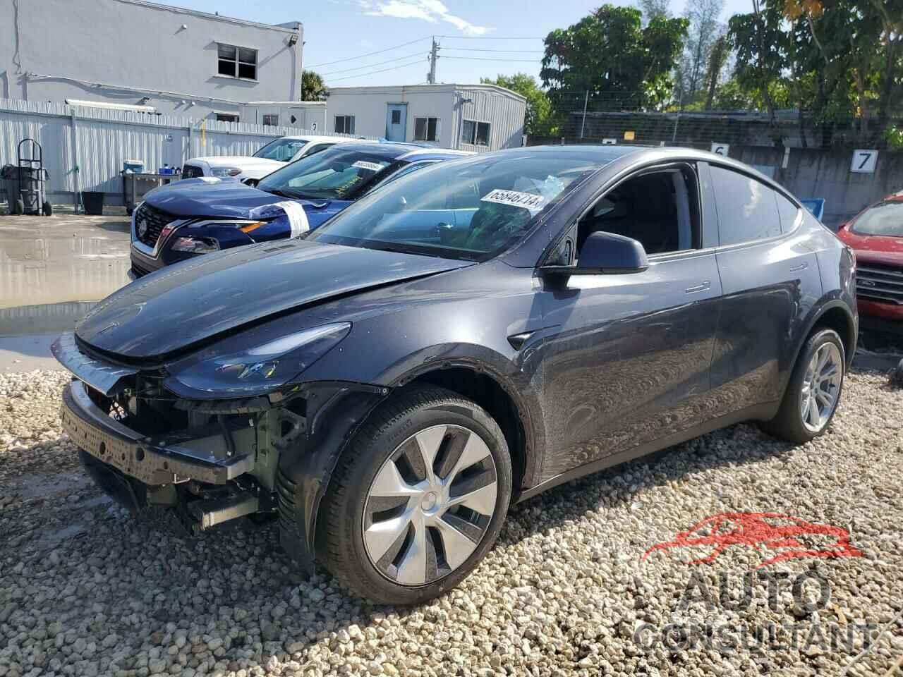 TESLA MODEL Y 2024 - 7SAYGDEE5RA234837