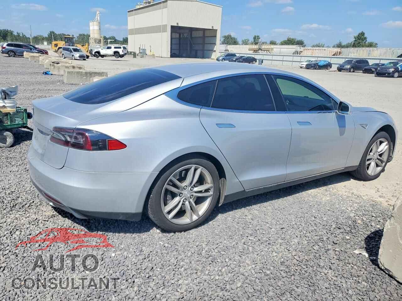 TESLA MODEL S 2013 - 5YJSA1CN5DFP05337